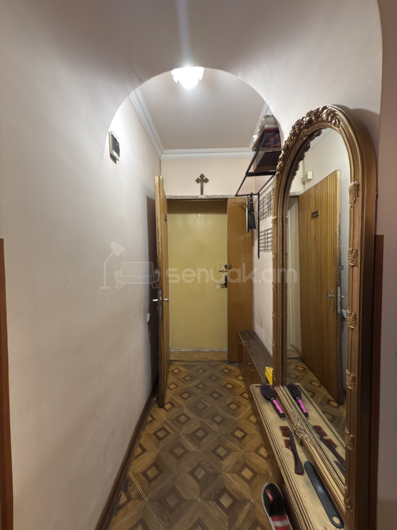 3 Սենյականոց Բնակարան Քարե Շենքում, 92քմ, 7/7 հարկ, Նորմալ Վիճակում