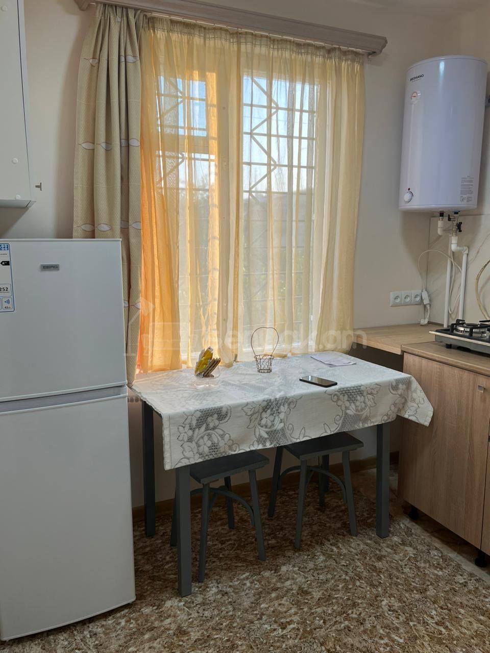 1 Սենյականոց Բնակարան Քարե Շենքում, 38քմ, 2/3 հարկ, Կոսմետիկ Վերանորոգված, Կահավորված, Արևկող
