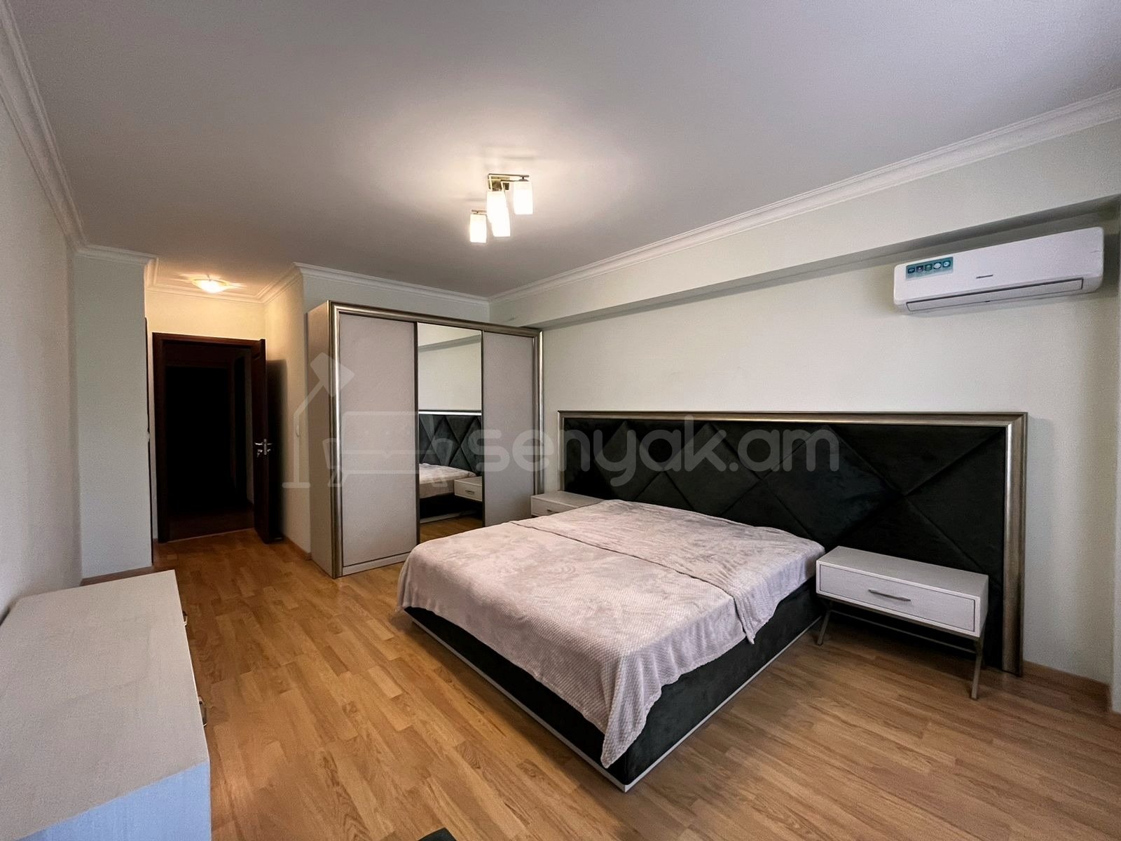 4 Սենյականոց Բնակարան Նորակառույցում, 140քմ, 8/12 հարկ, Կապիտալ Վերանորոգված, Կահավորված, Արևկող