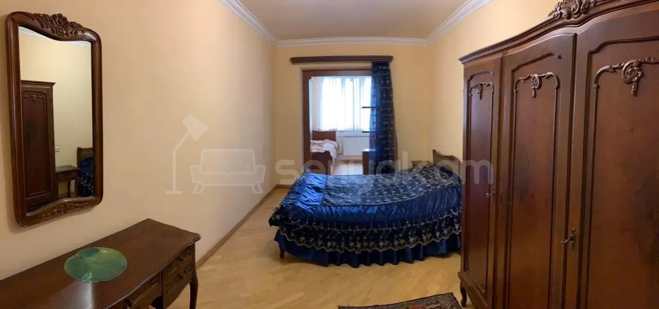 3 Սենյականոց Բնակարան Քարե Շենքում, 123քմ, 4/5 հարկ, Կապիտալ Վերանորոգված