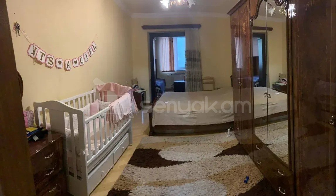 3 Սենյականոց Բնակարան Քարե Շենքում, 123քմ, 4/5 հարկ, Կապիտալ Վերանորոգված