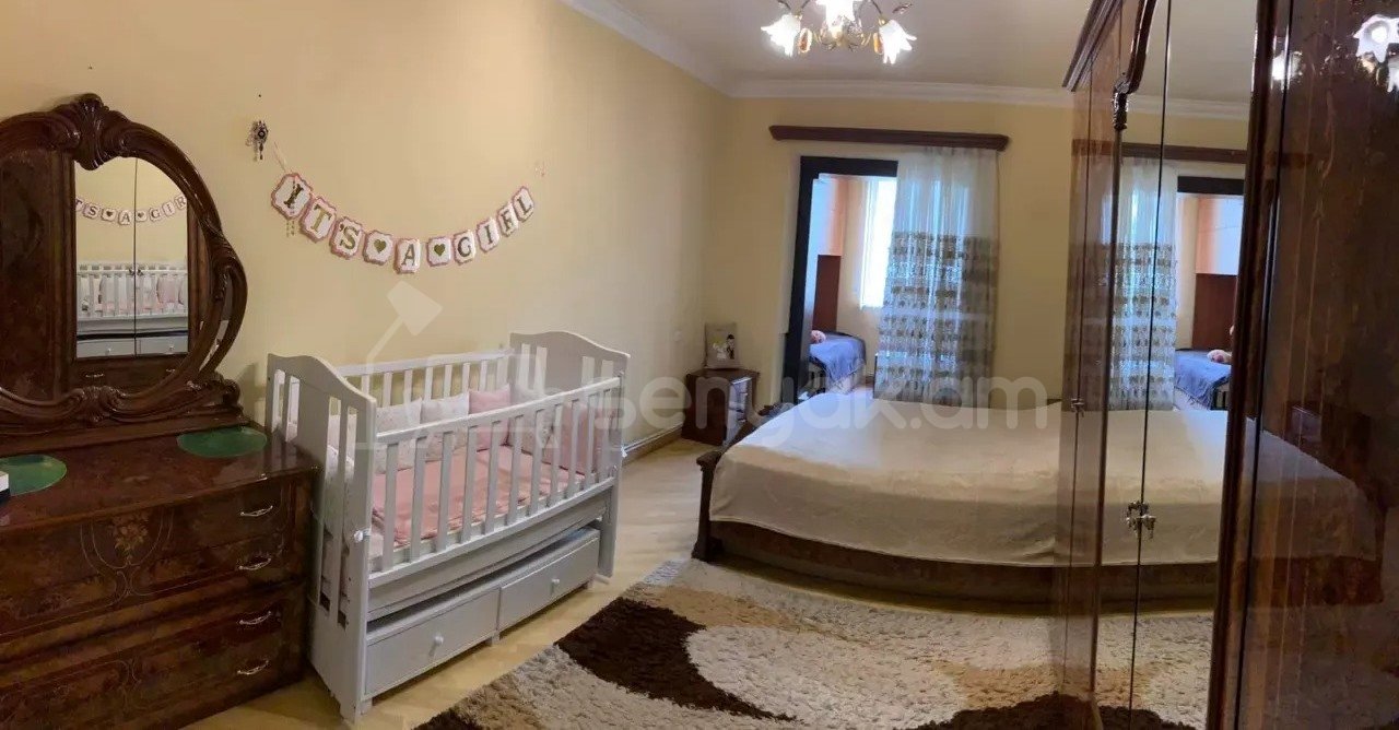 3 Սենյականոց Բնակարան Քարե Շենքում, 123քմ, 4/5 հարկ, Կապիտալ Վերանորոգված