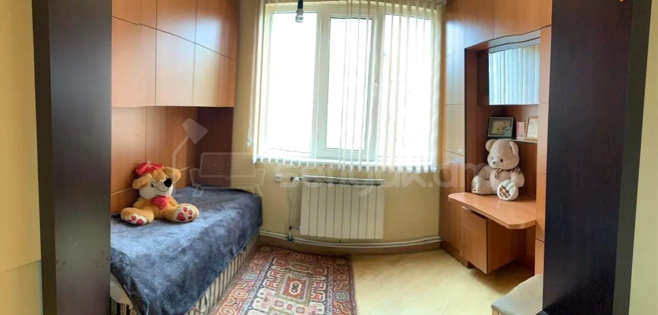 3 Սենյականոց Բնակարան Քարե Շենքում, 123քմ, 4/5 հարկ, Կապիտալ Վերանորոգված