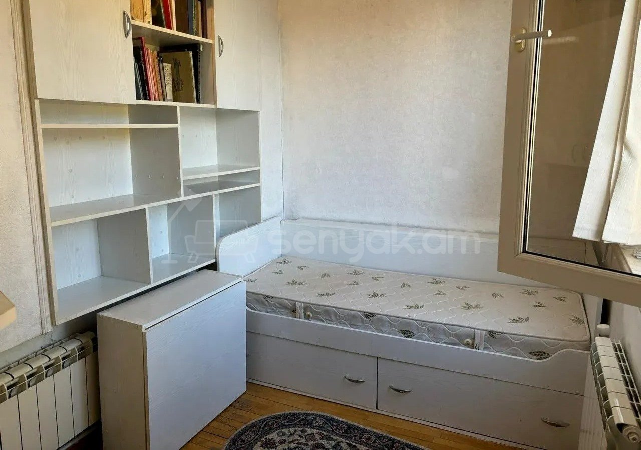 4 Սենյականոց Բնակարան Քարե Շենքում, 87քմ, 5/5 հարկ, Կապիտալ Վերանորոգված, Կահավորված, Արևկող