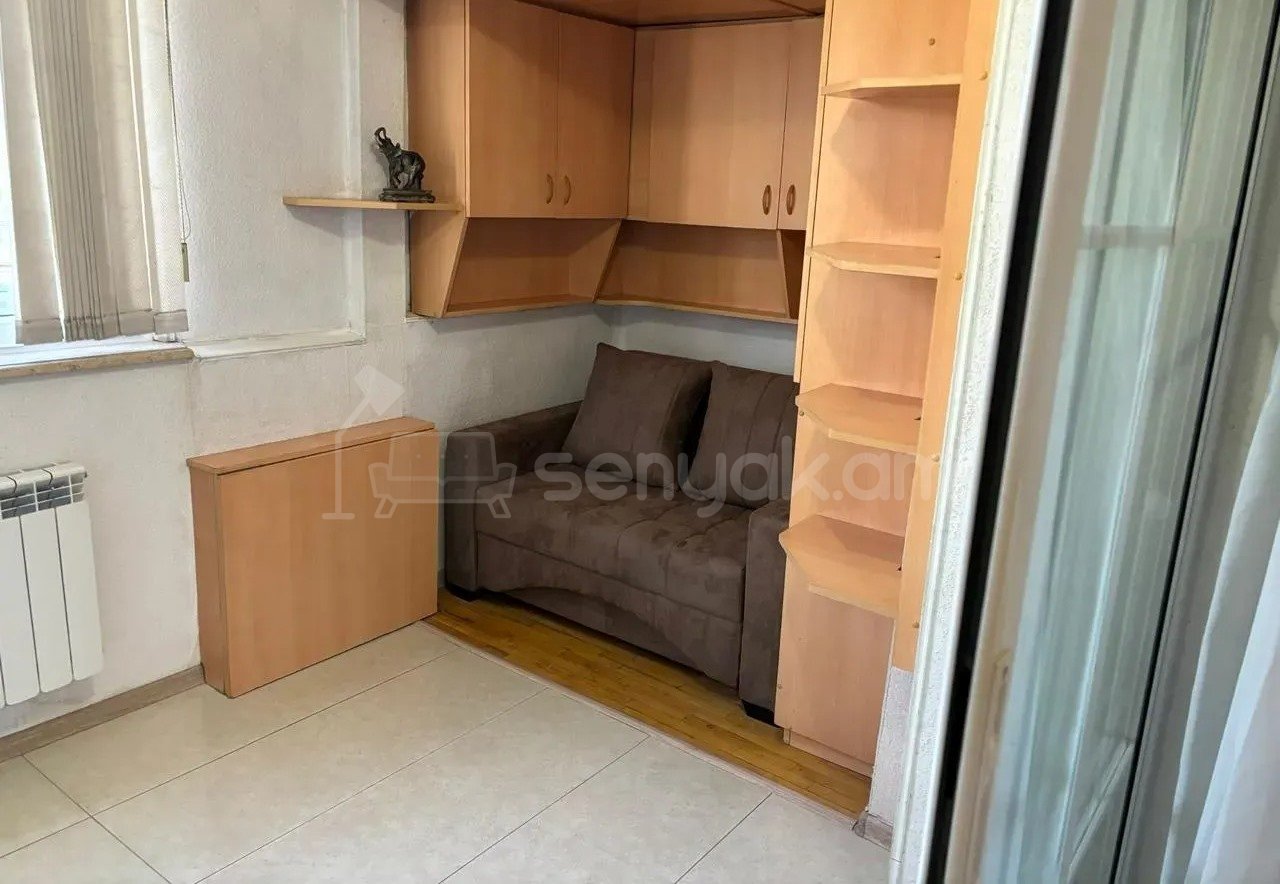 4 Սենյականոց Բնակարան Քարե Շենքում, 87քմ, 5/5 հարկ, Կապիտալ Վերանորոգված, Կահավորված, Արևկող