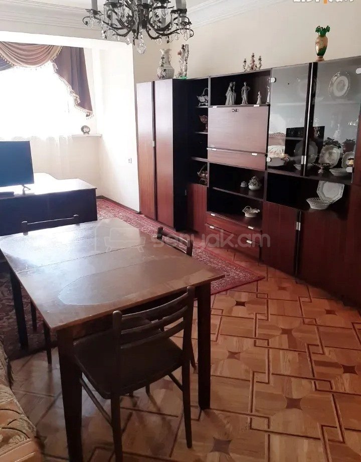 3 Սենյականոց Բնակարան, 80քմ, 4/9 հարկ, Պետական Վիճակում