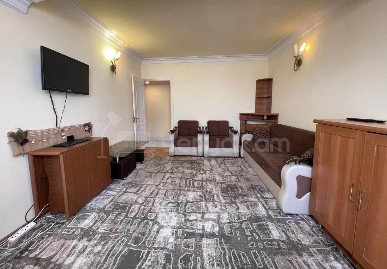 2 Սենյականոց Բնակարան Քարե Շենքում, 50քմ, 5/5 հարկ, Կապիտալ Վերանորոգված, Կահավորված, Արևկող
