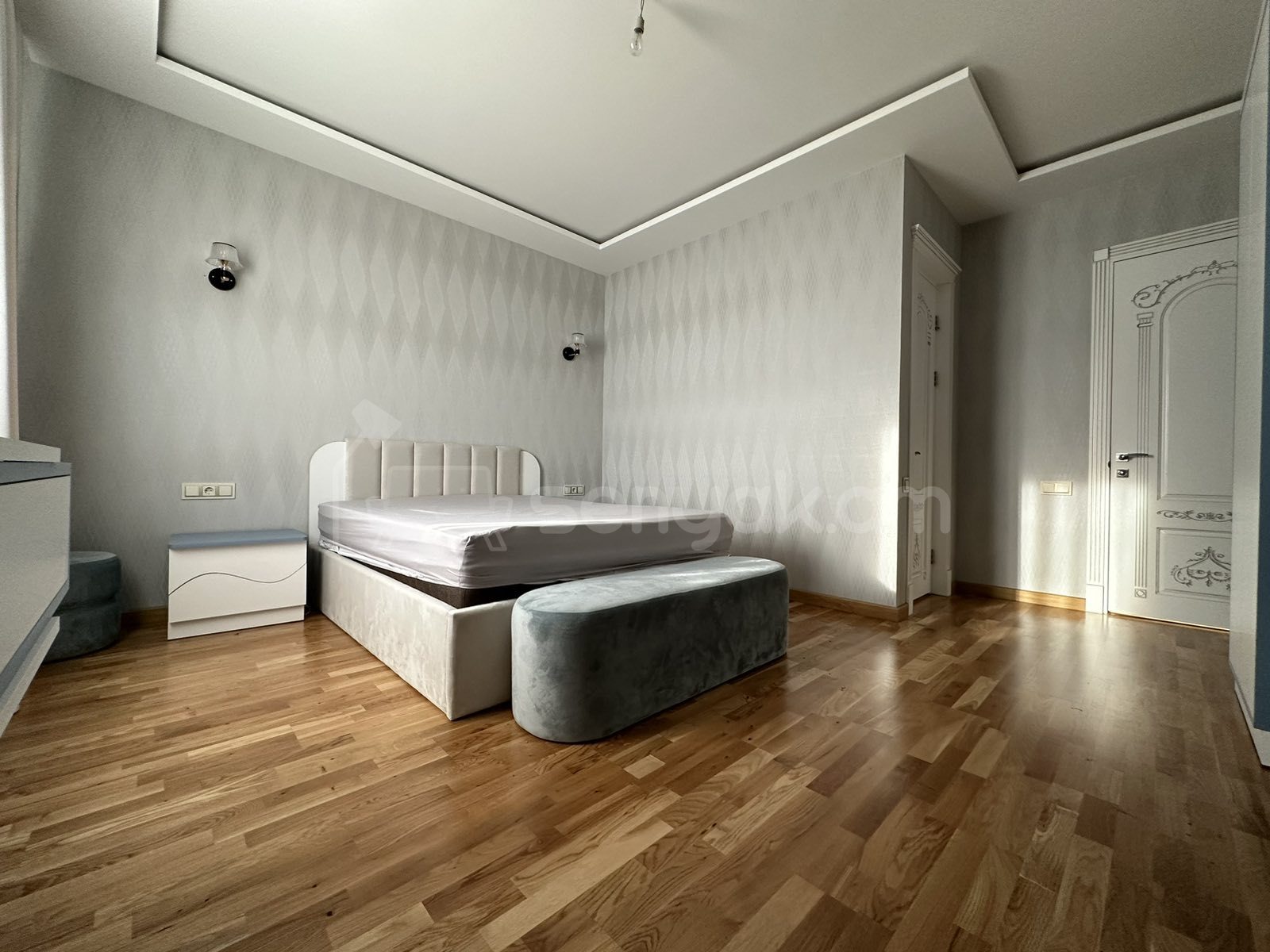 3 Սենյականոց Բնակարան Նորակառույցում, 300քմ, 15/15 հարկ, Դիզայներական Վերանորոգված