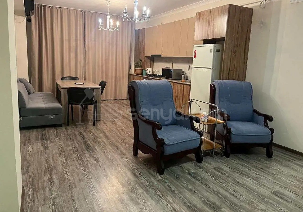 4 Սենյականոց Բնակարան Քարե Շենքում, 100քմ, 4/5 հարկ, Կապիտալ Վերանորոգված, Կահավորված, Արևկող