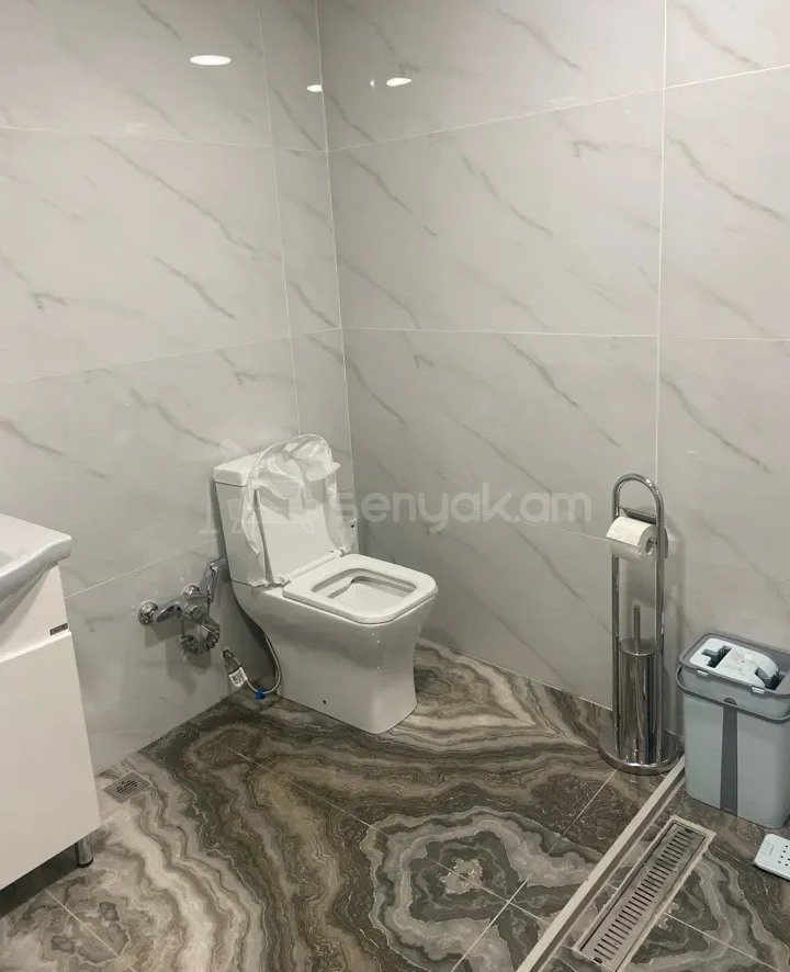 4 Սենյականոց Բնակարան Քարե Շենքում, 100քմ, 4/5 հարկ, Կապիտալ Վերանորոգված, Կահավորված, Արևկող