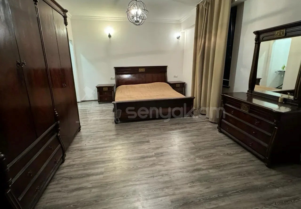 4 Սենյականոց Բնակարան Քարե Շենքում, 100քմ, 4/5 հարկ, Կապիտալ Վերանորոգված, Կահավորված, Արևկող