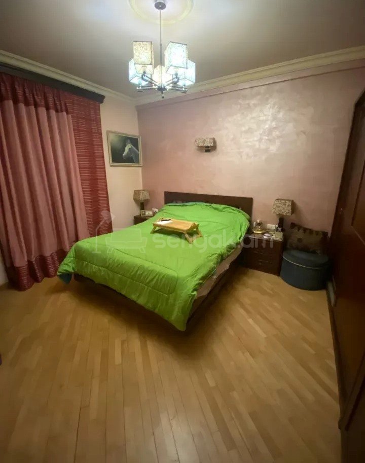 4 Սենյականոց Բնակարան Քարե Շենքում, 90քմ, 1/8 հարկ, Կապիտալ Վերանորոգված