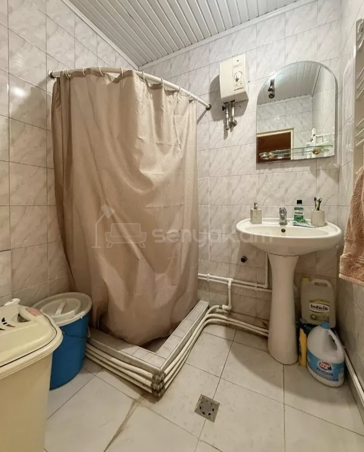 3 Սենյականոց Բնակարան, 78քմ, 3/9 հարկ, Նորմալ Վիճակում, Կահավորված, Արևկող