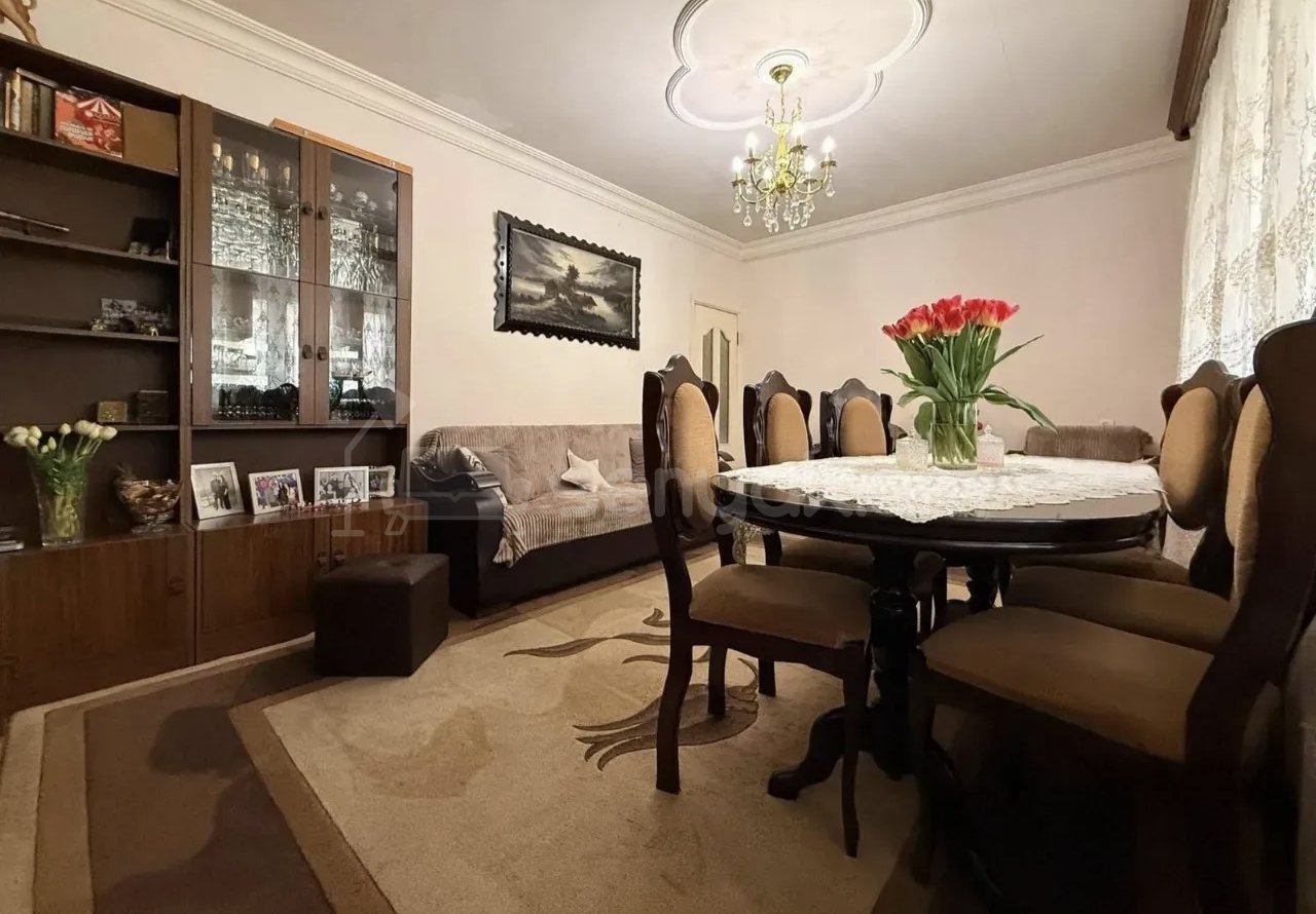 3 Սենյականոց Բնակարան, 78քմ, 3/9 հարկ, Նորմալ Վիճակում, Կահավորված, Արևկող