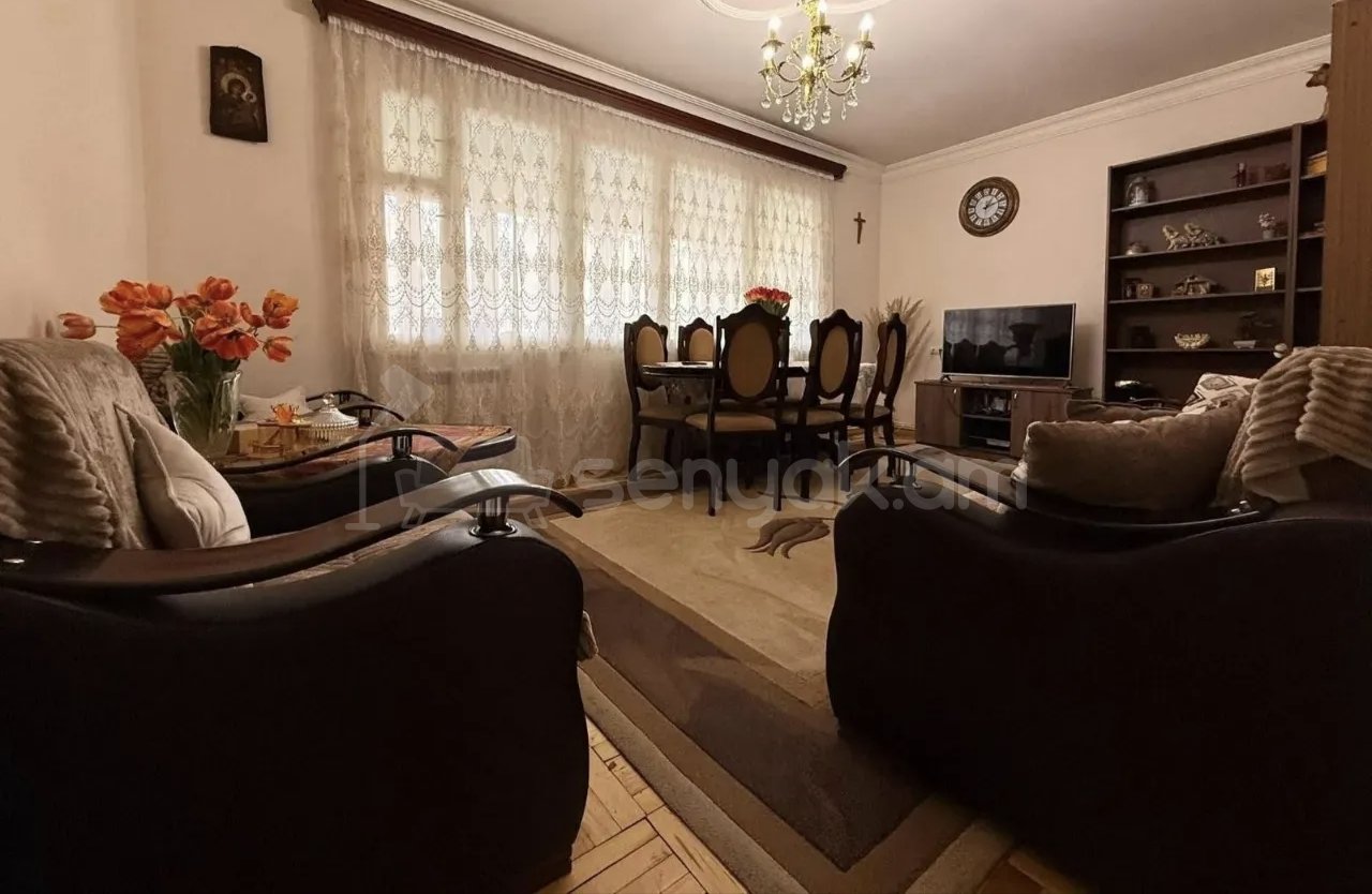 3 Սենյականոց Բնակարան, 78քմ, 3/9 հարկ, Նորմալ Վիճակում, Կահավորված, Արևկող