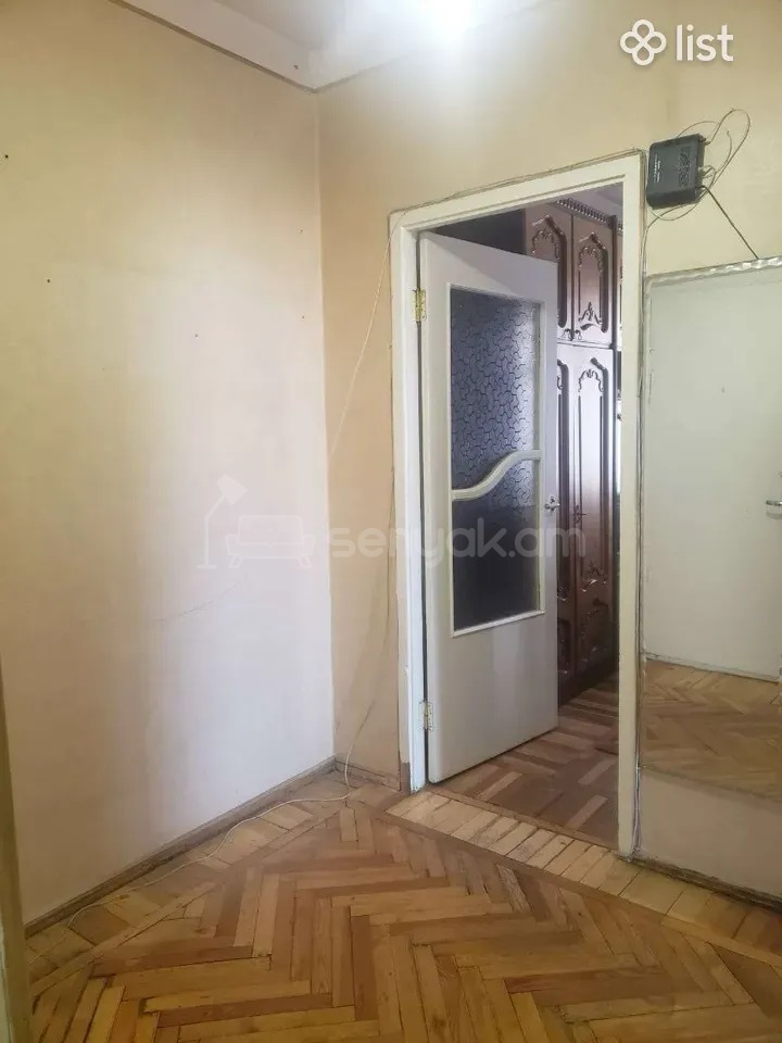 1 Սենյականոց Բնակարան, 52քմ, 3/9 հարկ, Նորմալ Վիճակում, Կահավորված, Արևկող