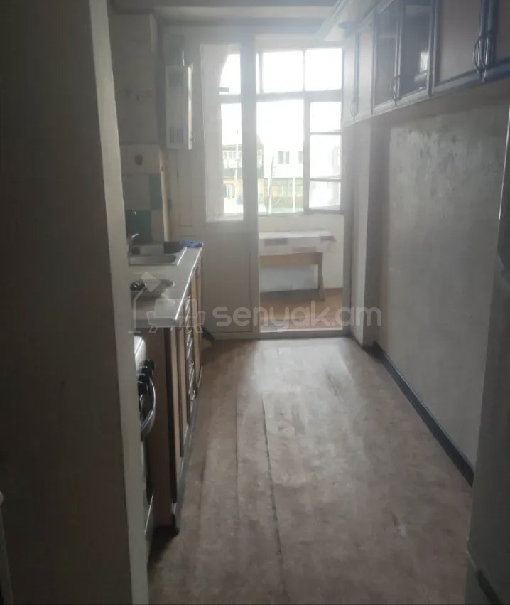 2 Սենյականոց Բնակարան Քարե Շենքում, 62քմ, 3/5 հարկ, Նորմալ Վիճակում, Կահավորված