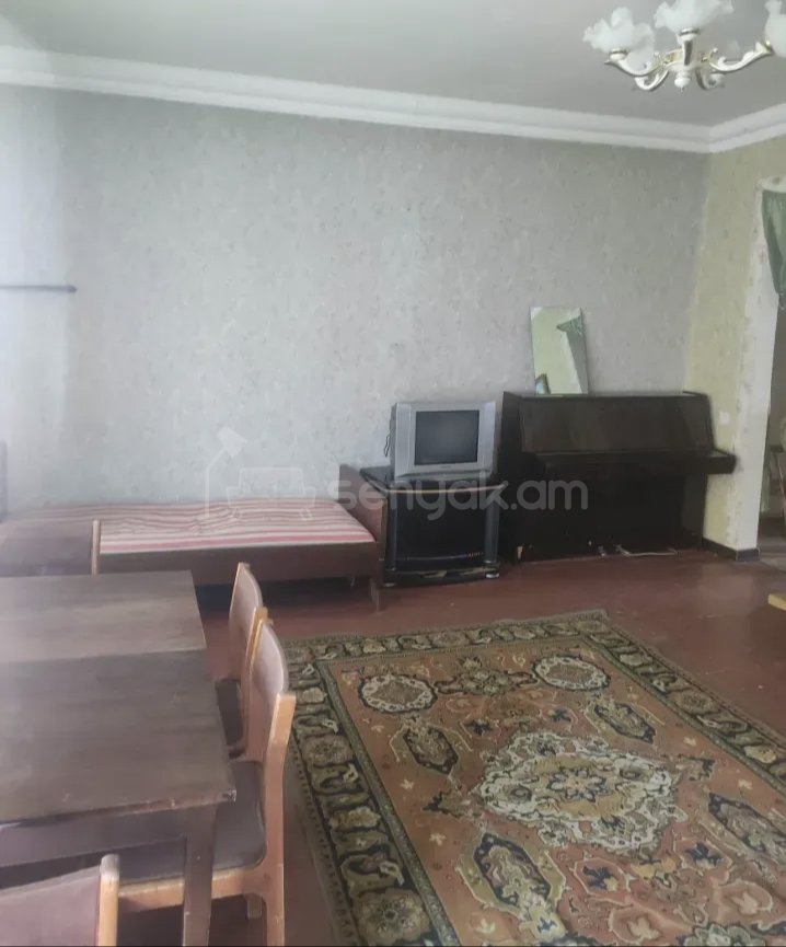 2 Սենյականոց Բնակարան Քարե Շենքում, 62քմ, 3/5 հարկ, Նորմալ Վիճակում, Կահավորված