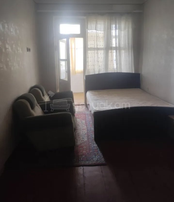 2 Սենյականոց Բնակարան Քարե Շենքում, 62քմ, 3/5 հարկ, Նորմալ Վիճակում, Կահավորված