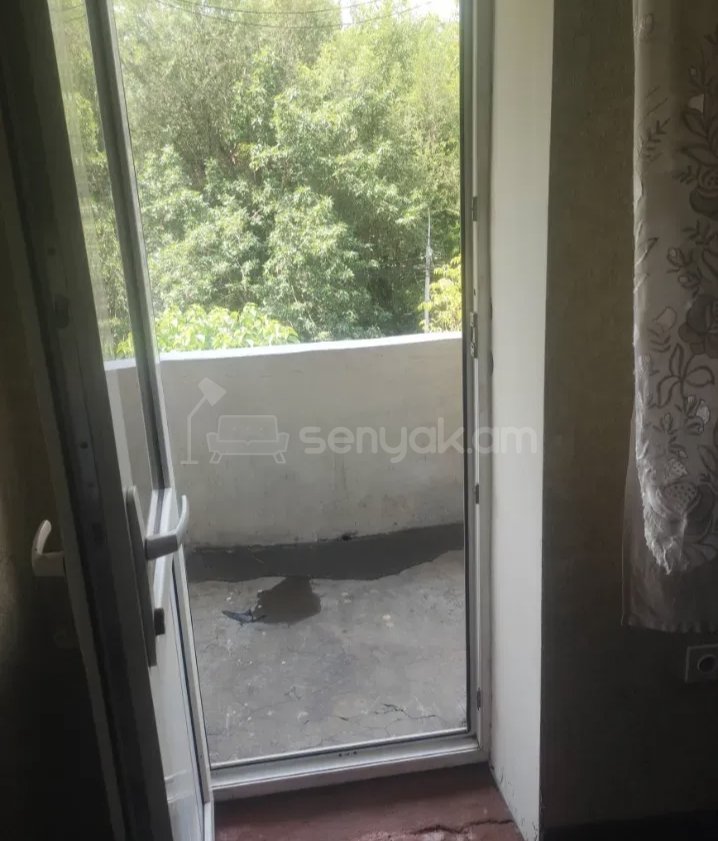 2 Սենյականոց Բնակարան Քարե Շենքում, 62քմ, 3/5 հարկ, Նորմալ Վիճակում, Կահավորված