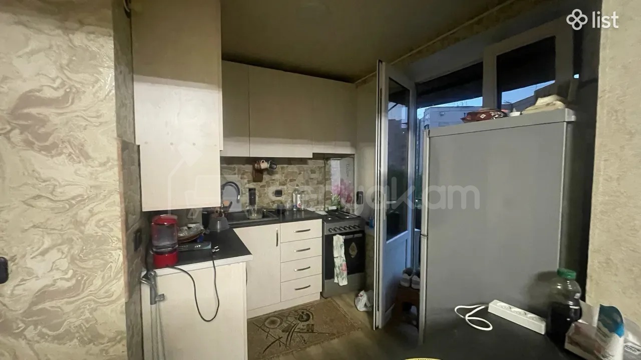 1 Սենյականոց Բնակարան Քարե Շենքում, 44քմ, 3/5 հարկ, Կոսմետիկ Վերանորոգված, Կահավորված