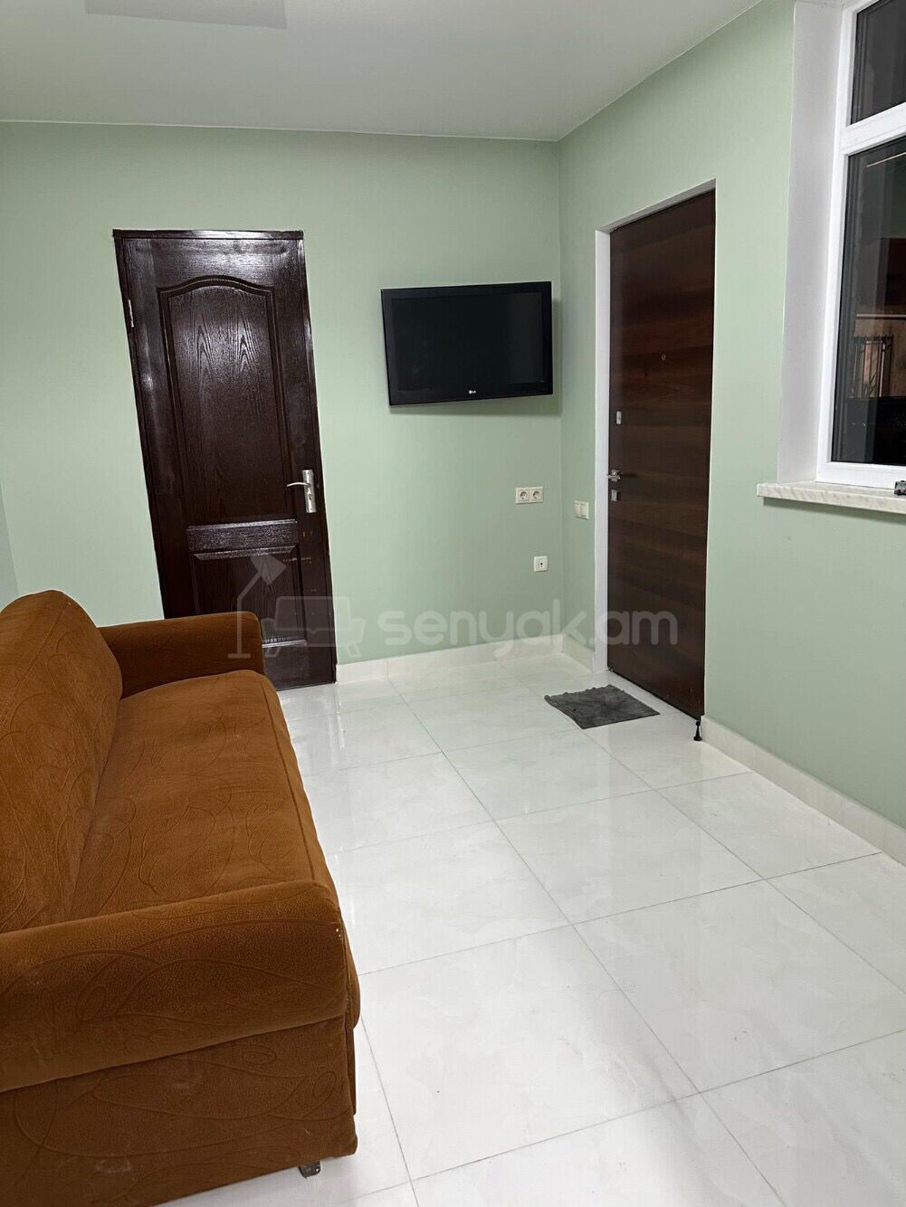 2 Սենյականոց Բնակարան Քարե Շենքում, 40քմ, 1/1 հարկ, Նորմալ Վիճակում, Կահավորված