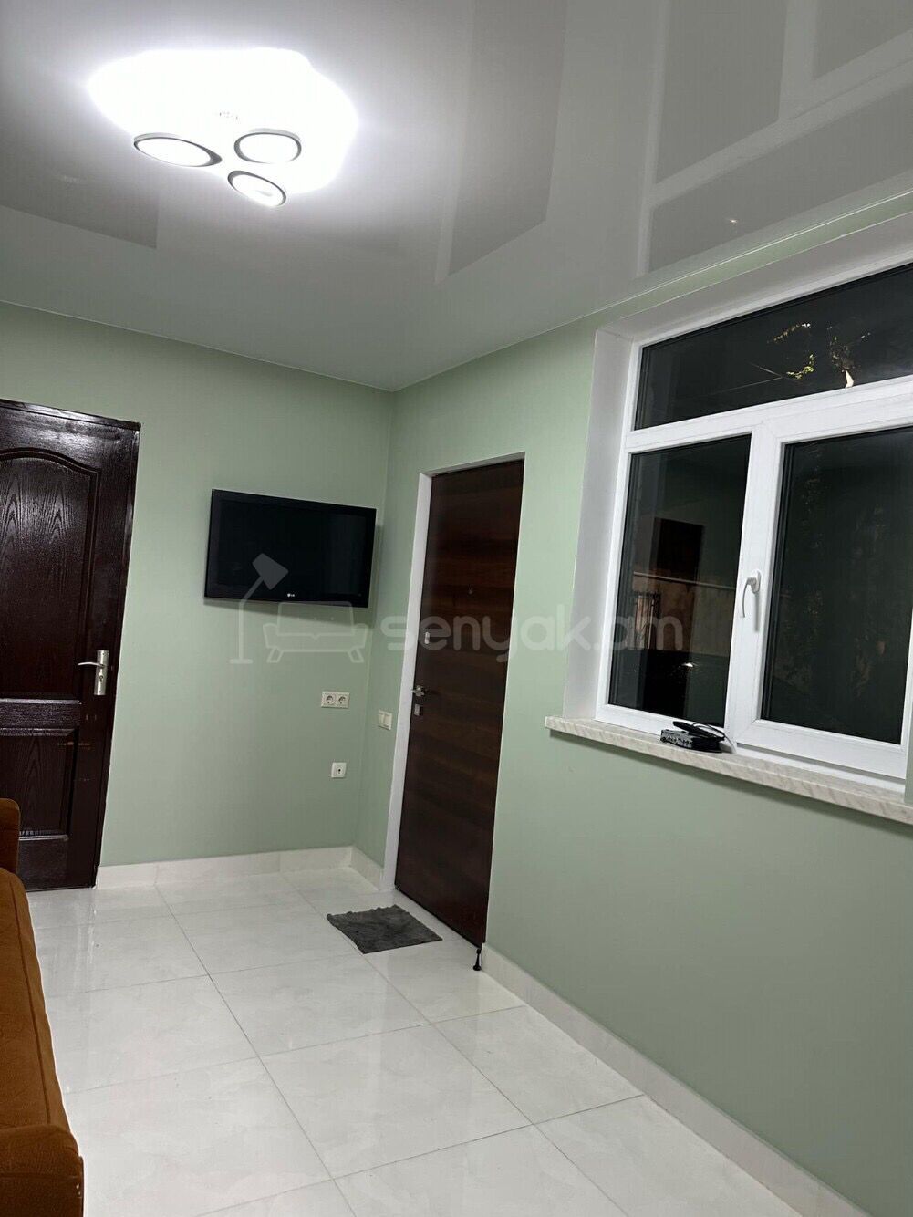 2 Սենյականոց Բնակարան Քարե Շենքում, 40քմ, 1/1 հարկ, Նորմալ Վիճակում, Կահավորված