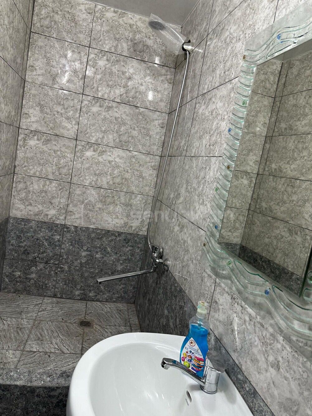 2 Սենյականոց Բնակարան Քարե Շենքում, 40քմ, 1/1 հարկ, Նորմալ Վիճակում, Կահավորված