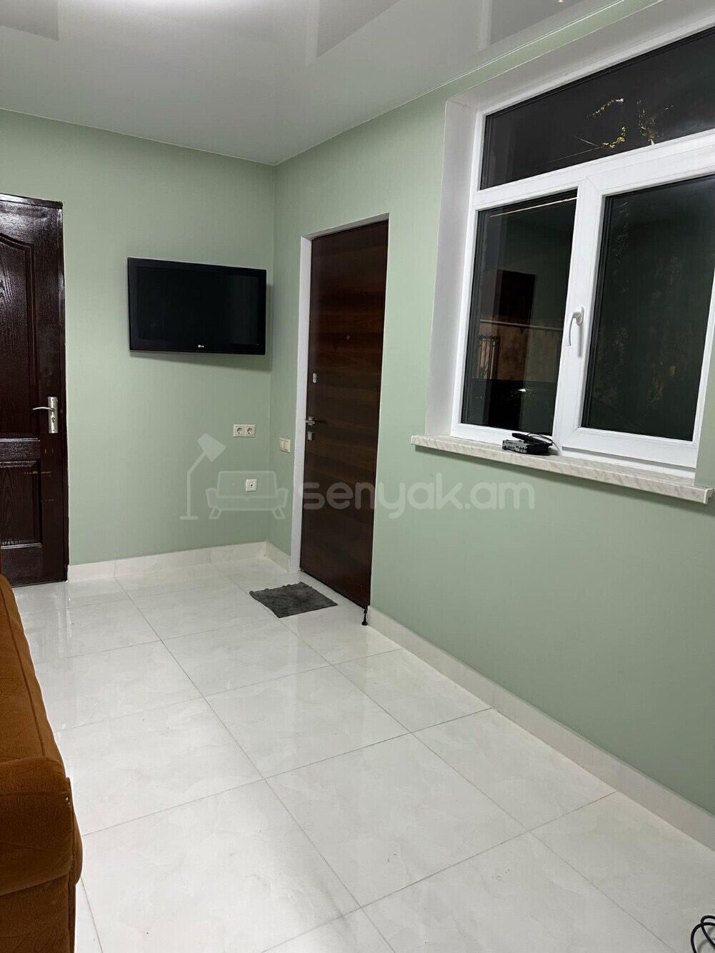 2 Սենյականոց Բնակարան Քարե Շենքում, 40քմ, 1/1 հարկ, Նորմալ Վիճակում, Կահավորված