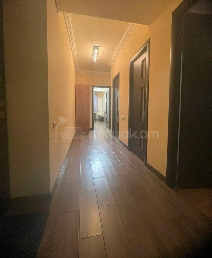 3 Սենյականոց Բնակարան Քարե Շենքում, 68քմ, 3/5 հարկ, Կապիտալ Վերանորոգված, Կահավորված, Արևկող