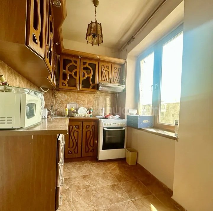 2 Սենյականոց Բնակարան Քարե Շենքում, 46քմ, 3/5 հարկ, Կապիտալ Վերանորոգված, Կահավորված, Արևկող