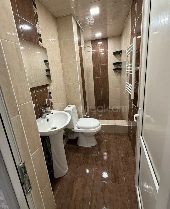 3 Սենյականոց Բնակարան Նորակառույցում, 59քմ, 4/19 հարկ, Կապիտալ Վերանորոգված, Կահավորված, Արևկող