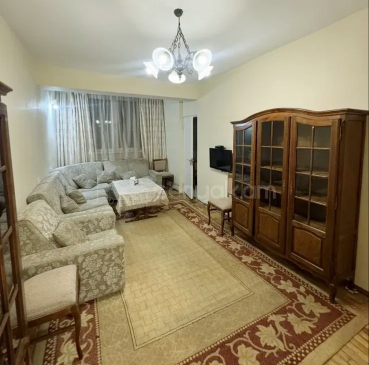 3 Սենյականոց Բնակարան Քարե Շենքում, 50քմ, 4/5 հարկ, Կապիտալ Վերանորոգված, Կահավորված