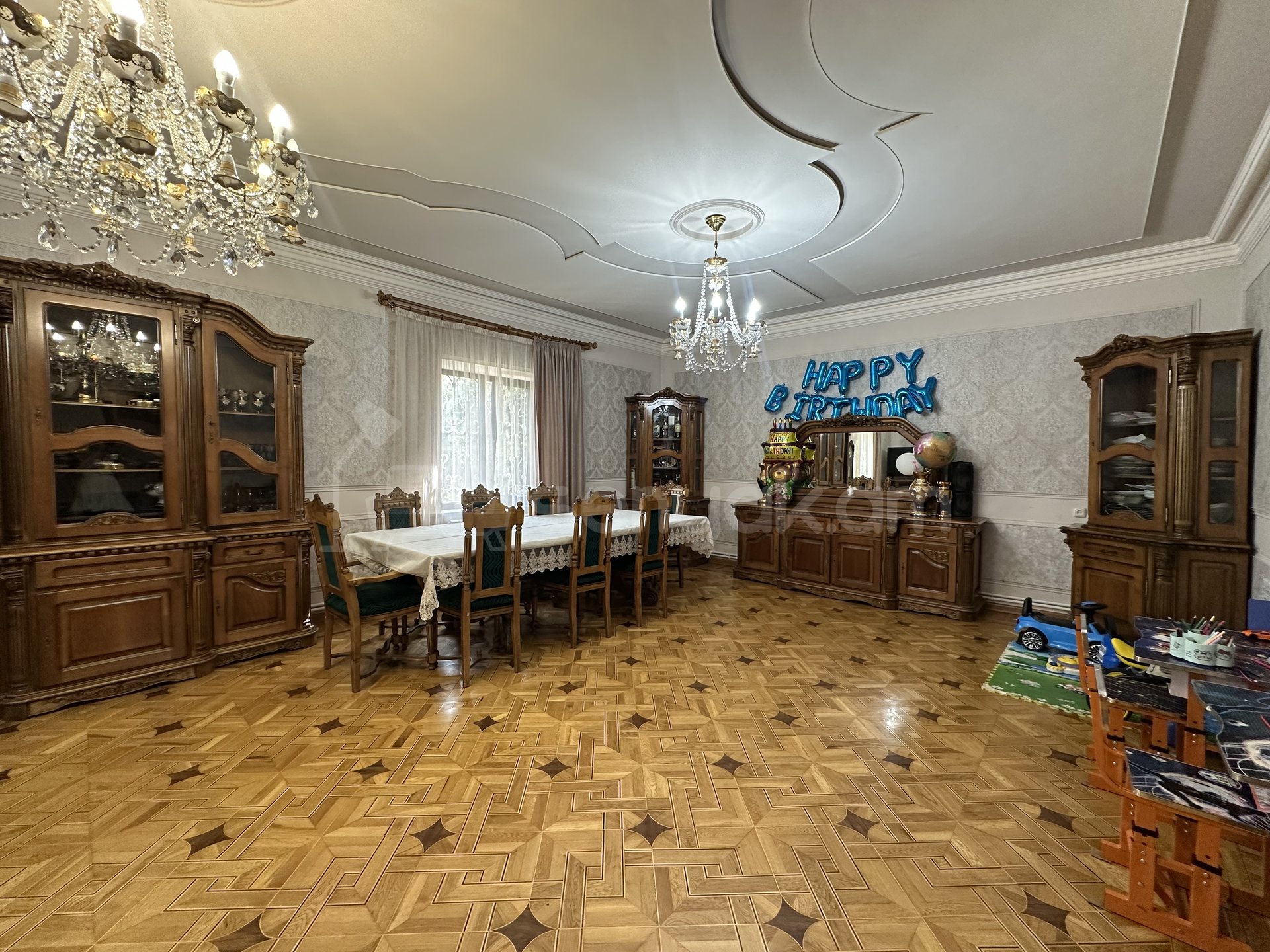 8 Սենյականոց Շքեղ Առանձնատուն, 580քմ, Ավտոտնակով