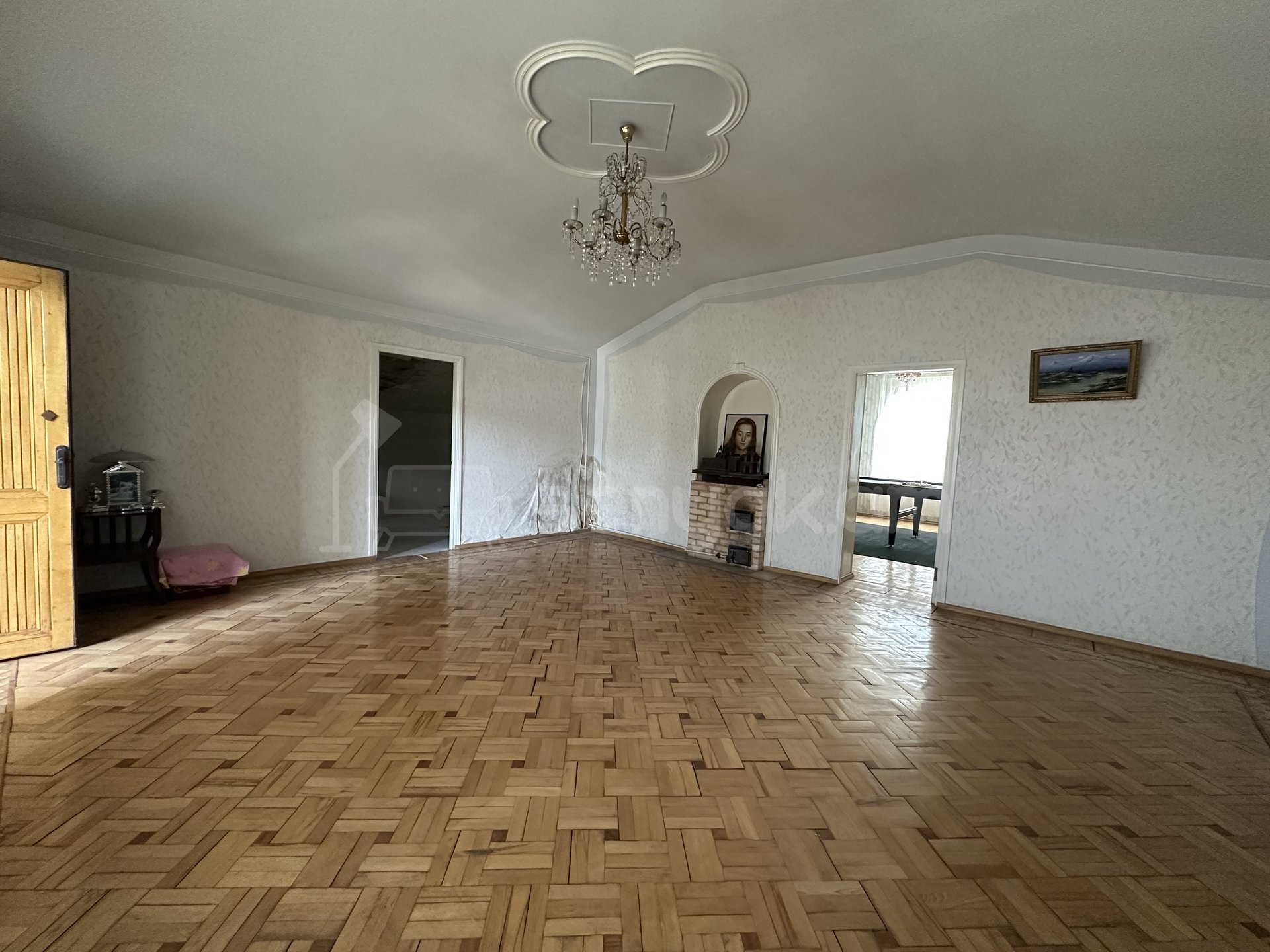 8 Սենյականոց Շքեղ Առանձնատուն, 580քմ, Ավտոտնակով