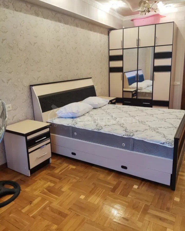 4 Սենյականոց Բնակարան Քարե Շենքում, 93քմ, 4/9 հարկ, Կապիտալ Վերանորոգված, Կահավորված, Արևկող