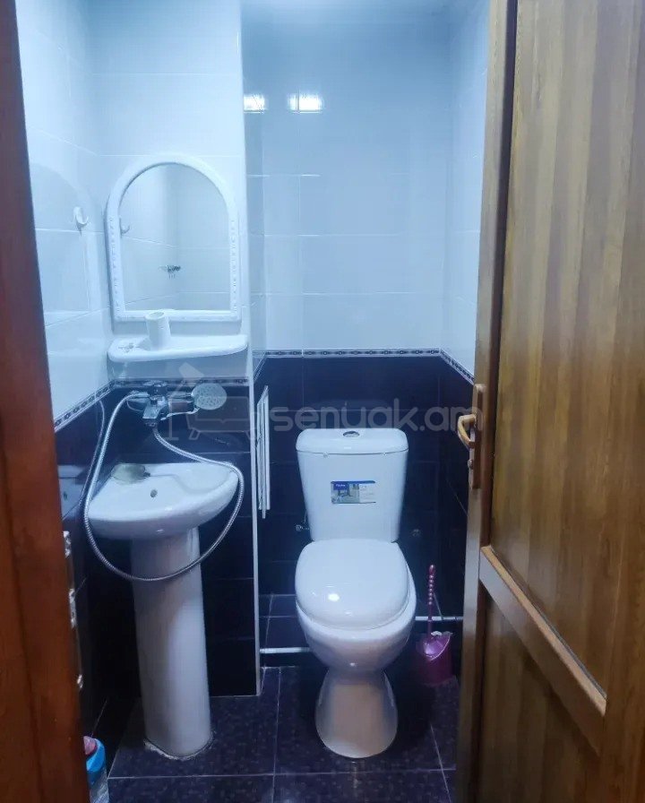 4 Սենյականոց Բնակարան Քարե Շենքում, 93քմ, 4/9 հարկ, Կապիտալ Վերանորոգված, Կահավորված, Արևկող