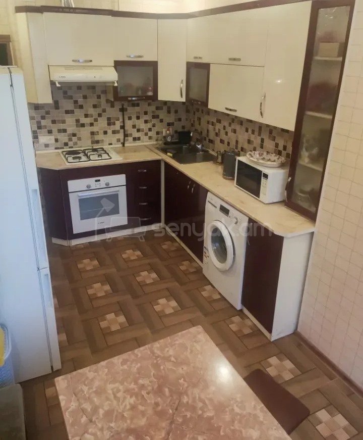4 Սենյականոց Բնակարան Քարե Շենքում, 93քմ, 4/9 հարկ, Կապիտալ Վերանորոգված, Կահավորված, Արևկող