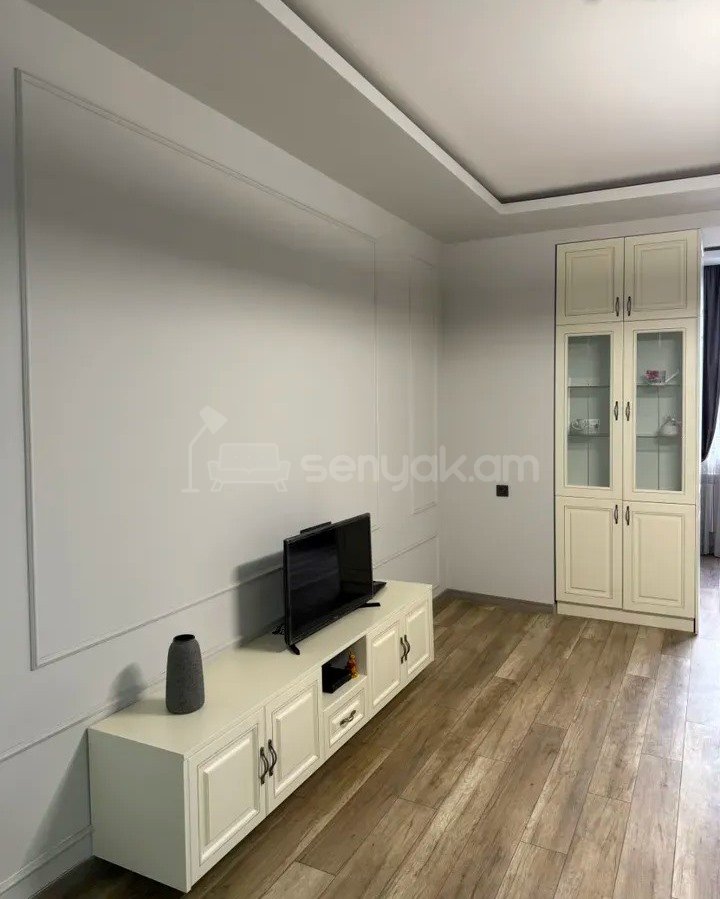 3 Սենյականոց Բնակարան Քարե Շենքում, 72քմ, 5/5 հարկ, Կապիտալ Վերանորոգված, Կահավորված, Արևկող