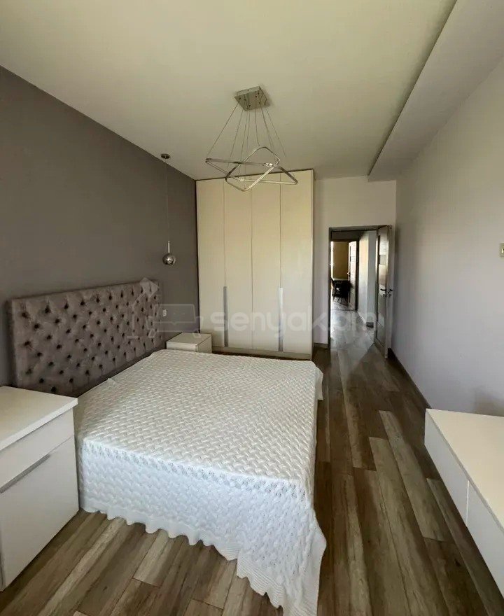 3 Սենյականոց Բնակարան Քարե Շենքում, 72քմ, 5/5 հարկ, Կապիտալ Վերանորոգված, Կահավորված, Արևկող