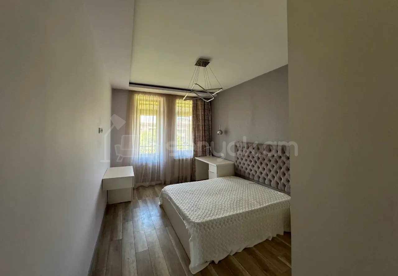 3 Սենյականոց Բնակարան Քարե Շենքում, 72քմ, 5/5 հարկ, Կապիտալ Վերանորոգված, Կահավորված, Արևկող