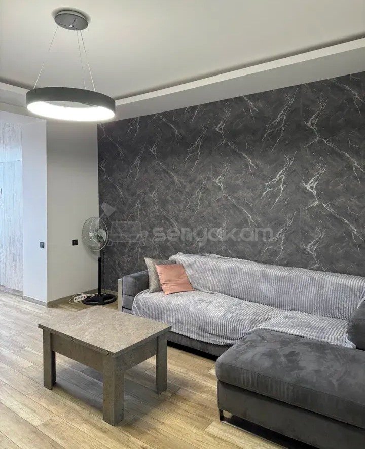 3 Սենյականոց Բնակարան Քարե Շենքում, 72քմ, 5/5 հարկ, Կապիտալ Վերանորոգված, Կահավորված, Արևկող