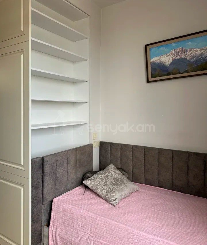 3 Սենյականոց Բնակարան Քարե Շենքում, 72քմ, 5/5 հարկ, Կապիտալ Վերանորոգված, Կահավորված, Արևկող