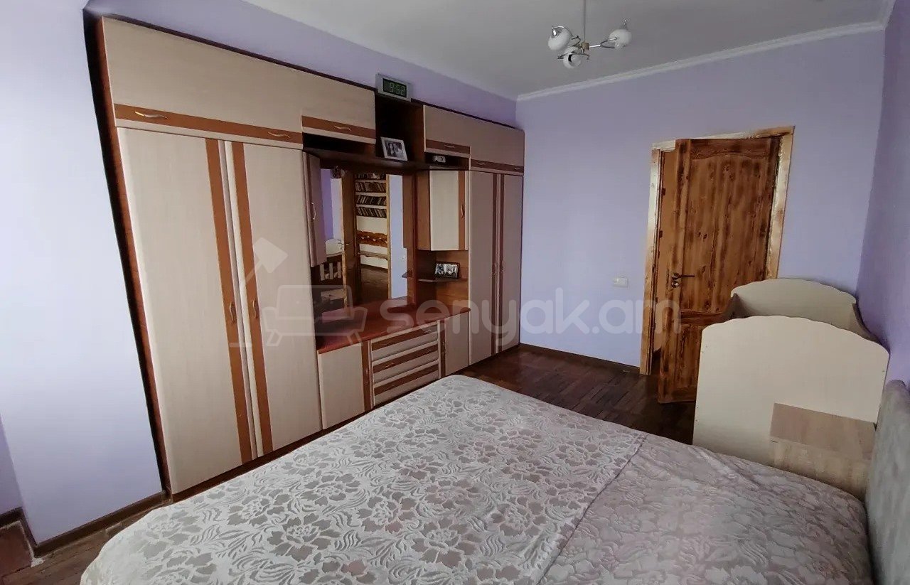 4 Սենյականոց Բնակարան Քարե Շենքում, 110քմ, 14/14 հարկ, Կապիտալ Վերանորոգված, Կահավորված, Արևկող