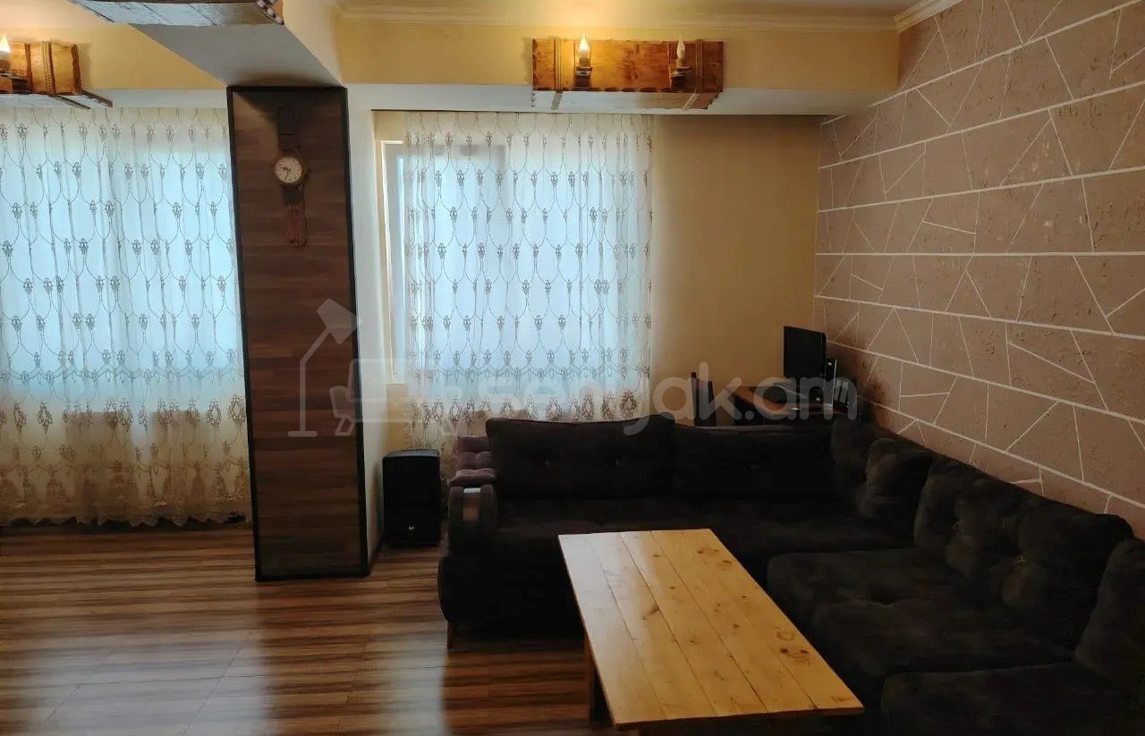 4 Սենյականոց Բնակարան Քարե Շենքում, 110քմ, 14/14 հարկ, Կապիտալ Վերանորոգված, Կահավորված, Արևկող