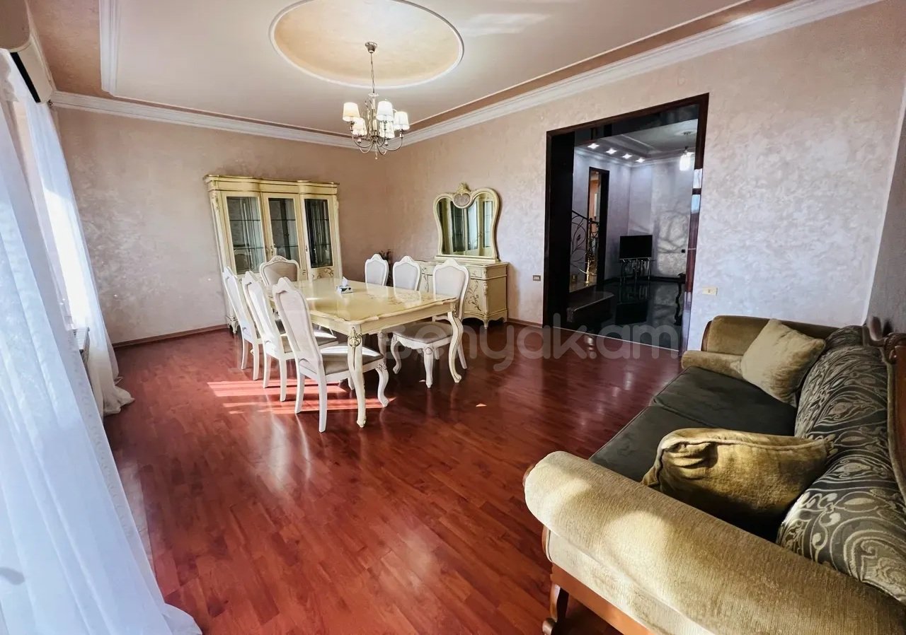 3 Սենյականոց Բնակարան Քարե Շենքում, 150քմ, 4/4 հարկ, Կապիտալ Վերանորոգված, Կահավորված, Արևկող