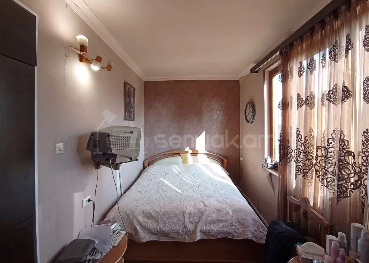 3 Սենյականոց Բնակարան Քարե Շենքում, 78քմ, 7/8 հարկ, Կապիտալ Վերանորոգված