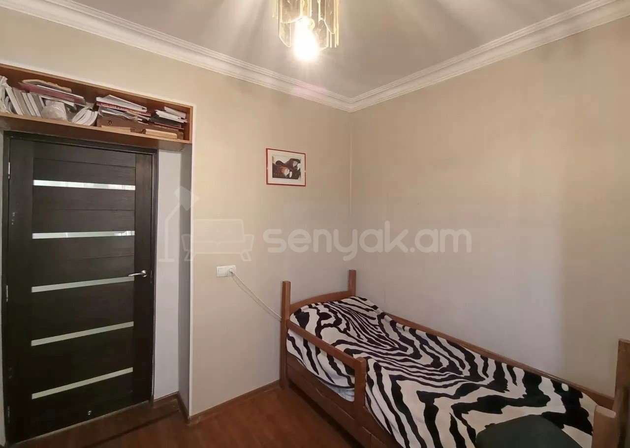 3 Սենյականոց Բնակարան Քարե Շենքում, 78քմ, 7/8 հարկ, Կապիտալ Վերանորոգված