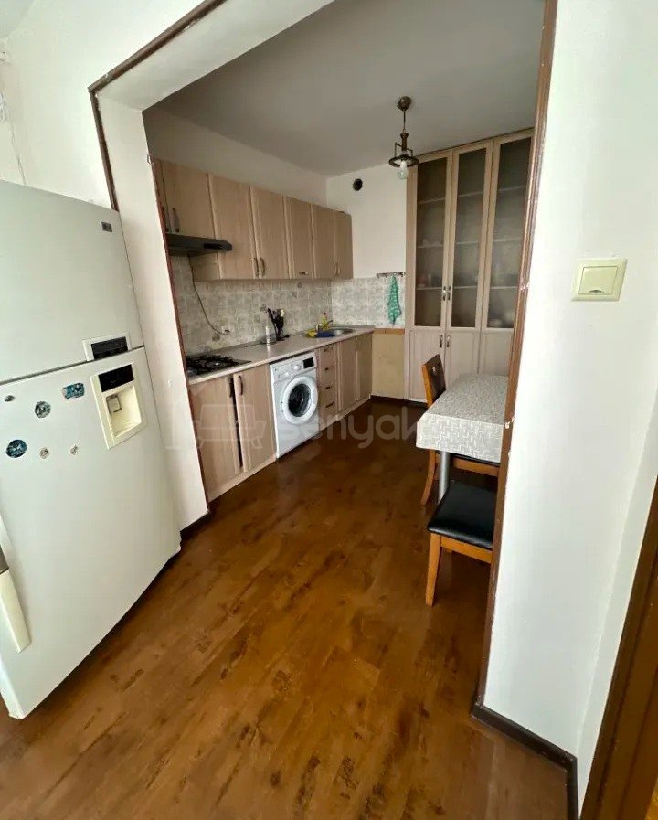 3 Սենյականոց Բնակարան Քարե Շենքում, 77քմ, 3/5 հարկ, Կապիտալ Վերանորոգված, Կահավորված, Արևկող