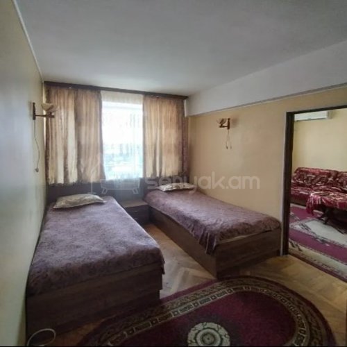 2 Սենյականոց Բնակարան Քարե Շենքում, 56քմ, 4/5 հարկ, Կապիտալ Վերանորոգված, Կահավորված, Արևկող